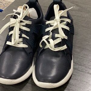 New Clark’s Navy Blue leather Sneakers